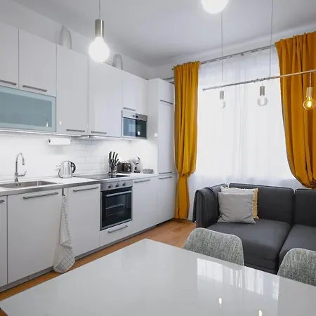 Apartment Modern 2bd Flat With Prime Location And Workspace By Flat Mаnager Sofia